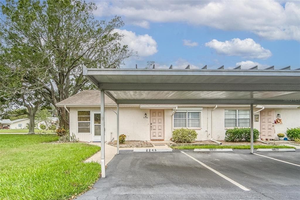 2246 GREENHAVEN DRIVE UNIT 2246 SUN CITY CENTER, FL 33573