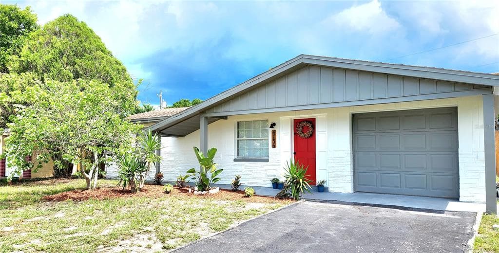 4736 BLOSSOM DRIVE HOLIDAY, FL 34690