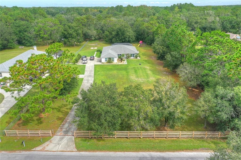 7405 MIRACLE LANE