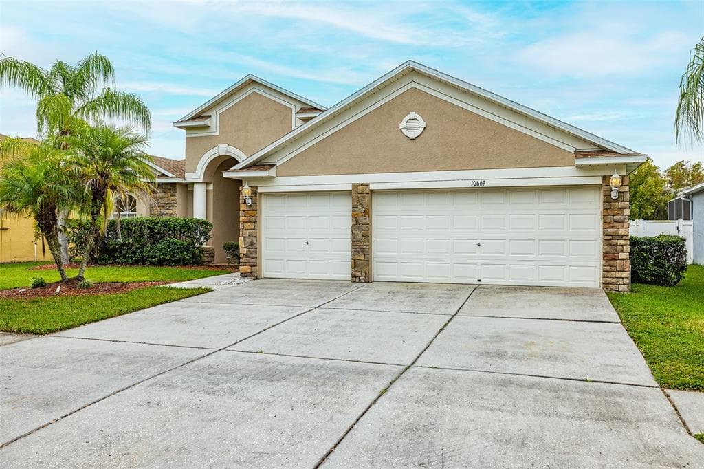 10669 GRAND RIVIERE DRIVE TAMPA, FL 33647