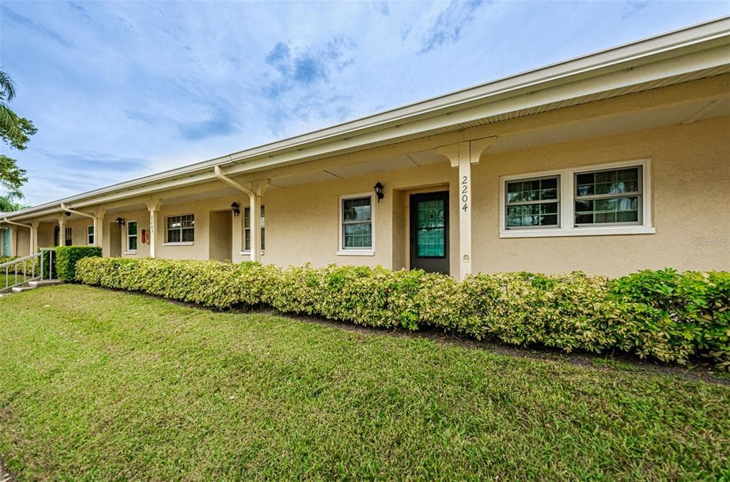 2465 NORTHSIDE DRIVE UNIT 2204 CLEARWATER, FL 33761