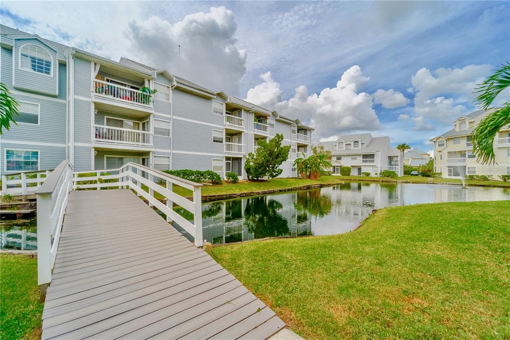 6923 STONES THROW CIRCLE N UNIT 4205 ST PETERSBURG, FL 33710
