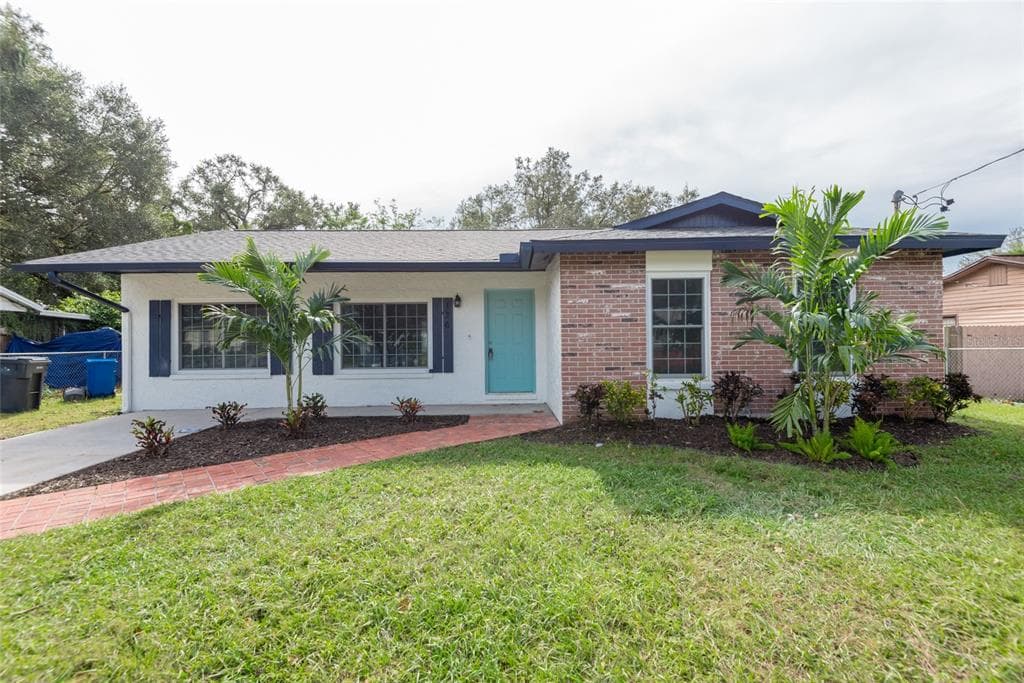126 MAGNOLIA AVENUE SEFFNER, FL 33584