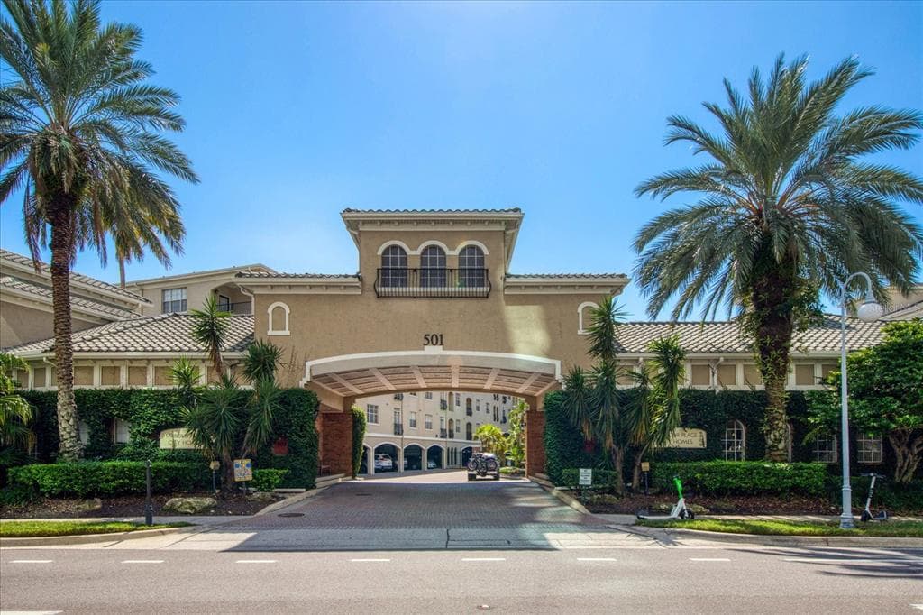 501 KNIGHTS RUN AVE UNIT 1228 TAMPA, FL 33602