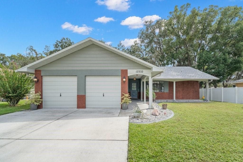 12332 GOLDEN OAK CIRCLE HUDSON, FL 34669