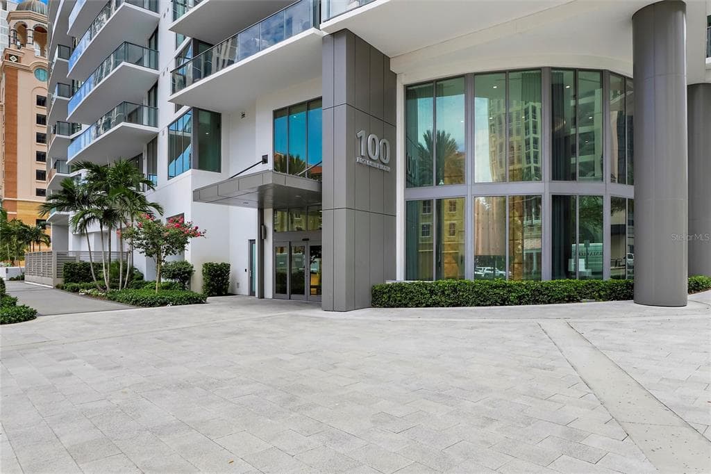 100 1ST AVENUE N UNIT 2606 ST PETERSBURG, FL 33701