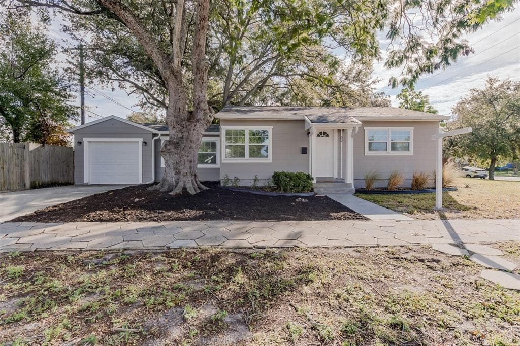 32 45TH STREET S ST PETERSBURG, FL 33711