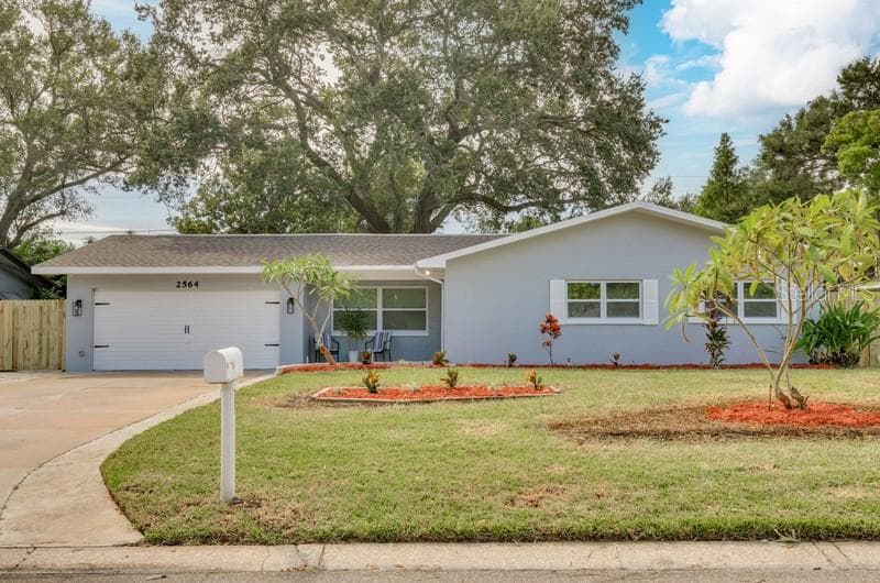 2564 ROBERTA STREET LARGO, FL 33771