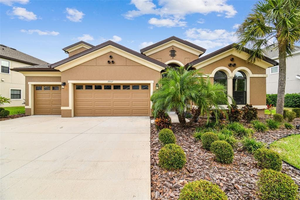 19537 HAYDEN LAKE COURT LAND O LAKES, FL 34638