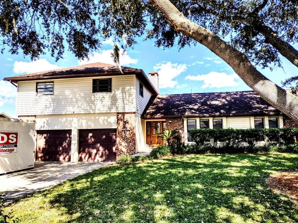 8 HERMOSA DRIVE EUSTIS, FL 32726