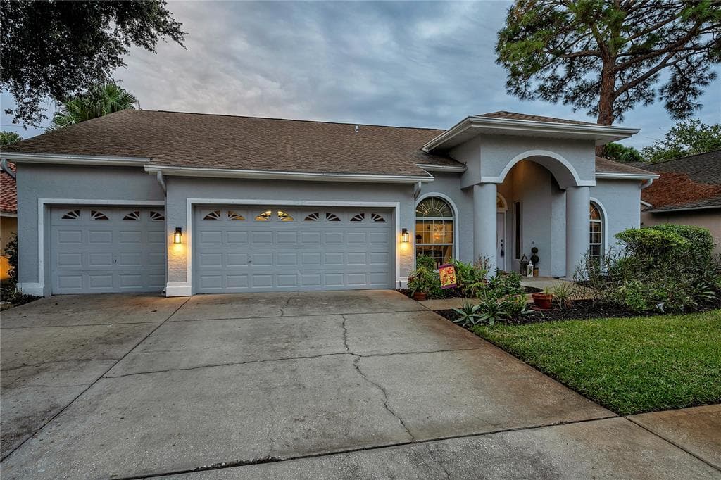 8483 125TH COURT SEMINOLE, FL 33776