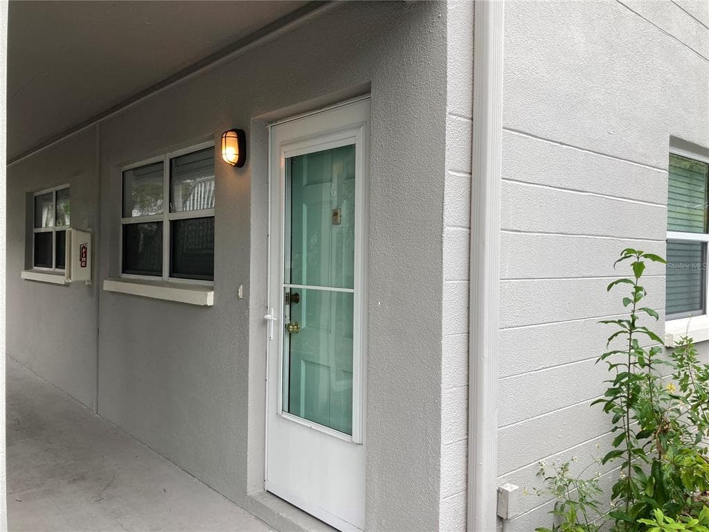 5916 5TH AVENUE N UNIT B6 ST PETERSBURG, FL 33710
