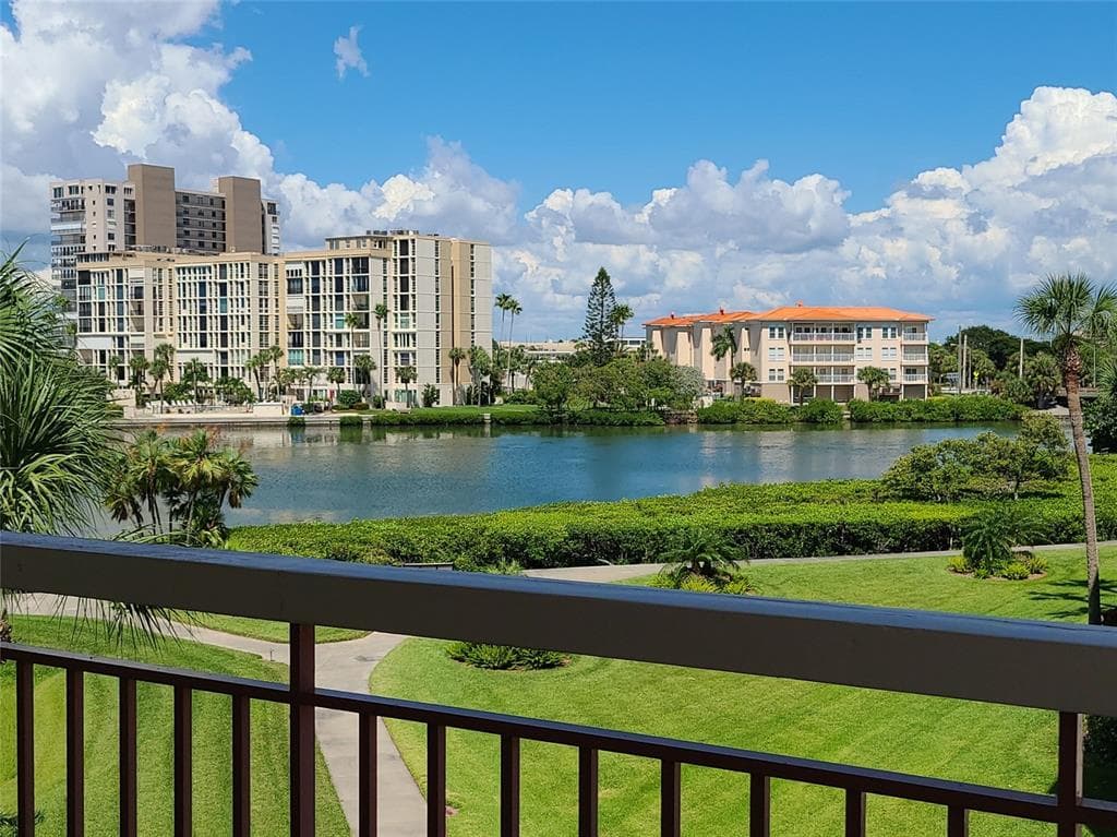 7893 SAILBOAT KEY BOULEVARD S UNIT 301 SOUTH PASADENA, FL 33707