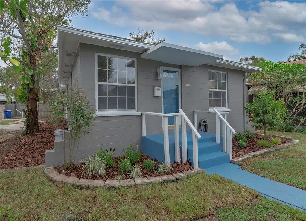 3055 8TH STREET N ST PETERSBURG, FL 33704