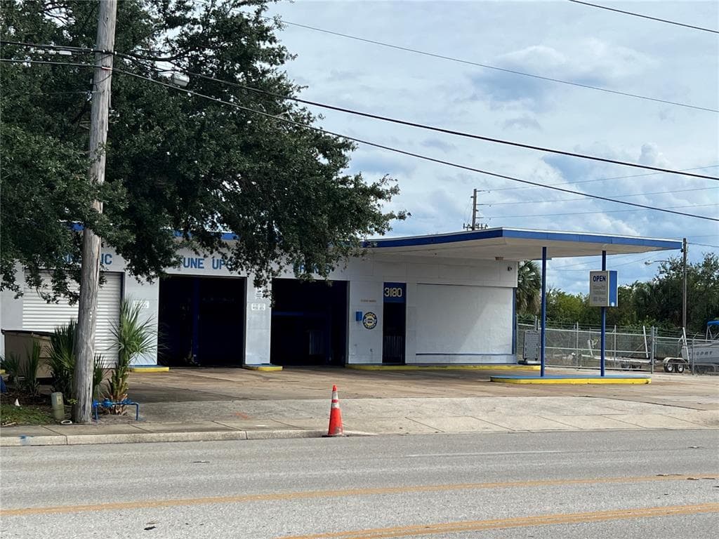 3180 6TH STREET S ST PETERSBURG, FL 33705