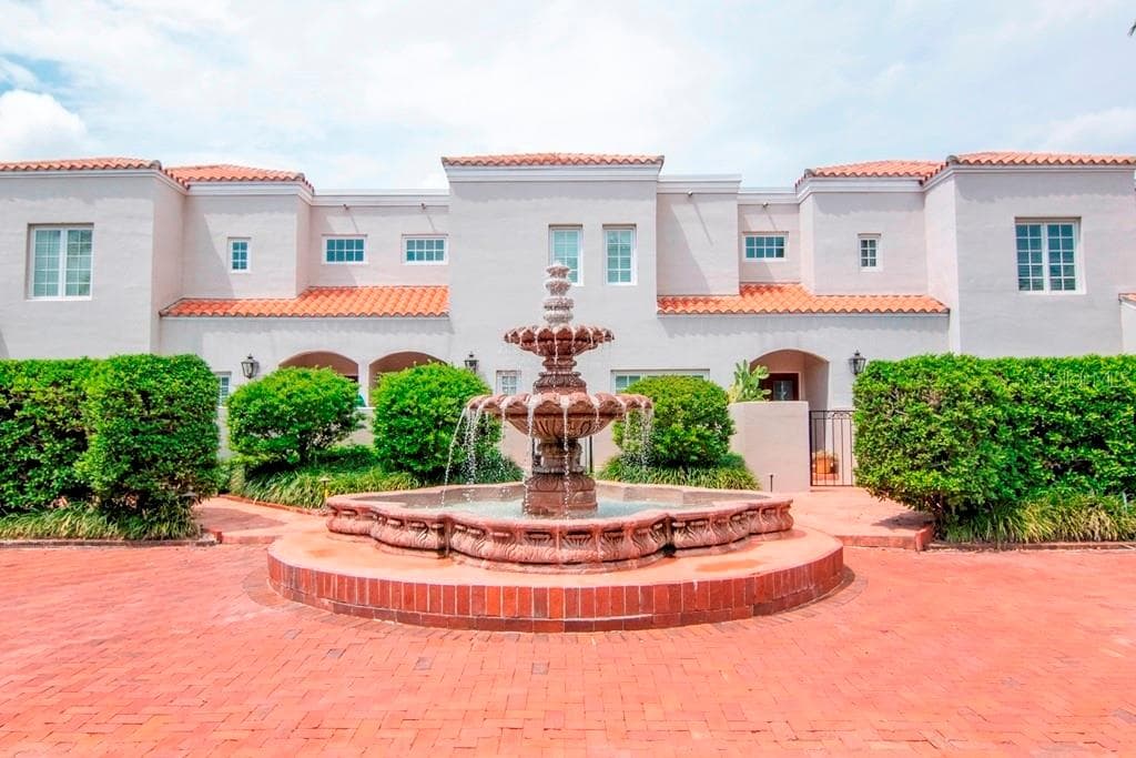 4949 BAYSHORE BOULEVARD UNIT 4949A