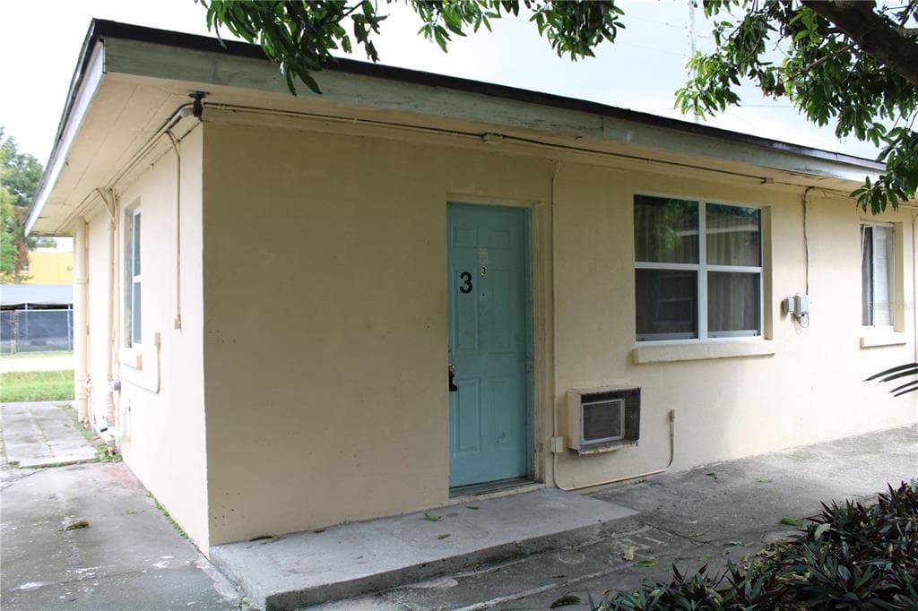 3290 64TH AVENUE N UNIT 3 ST PETERSBURG, FL 33702