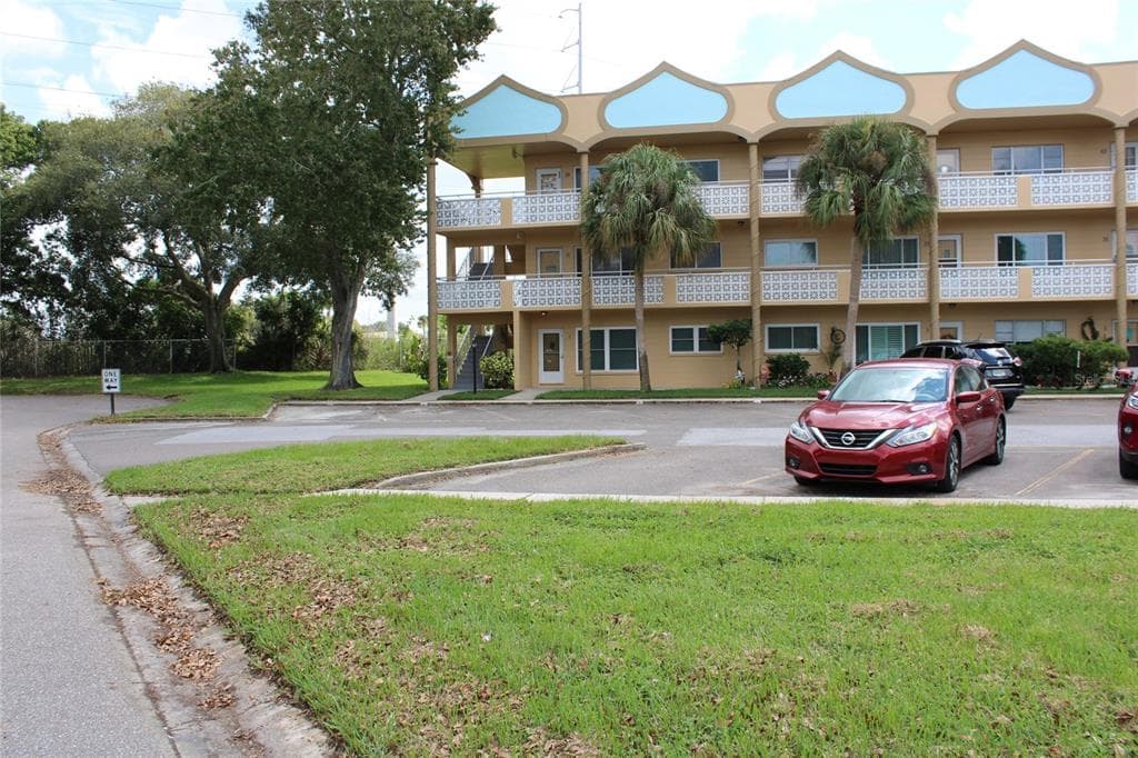 2467 FINLANDIA LANE UNIT 59 CLEARWATER, FL 33763