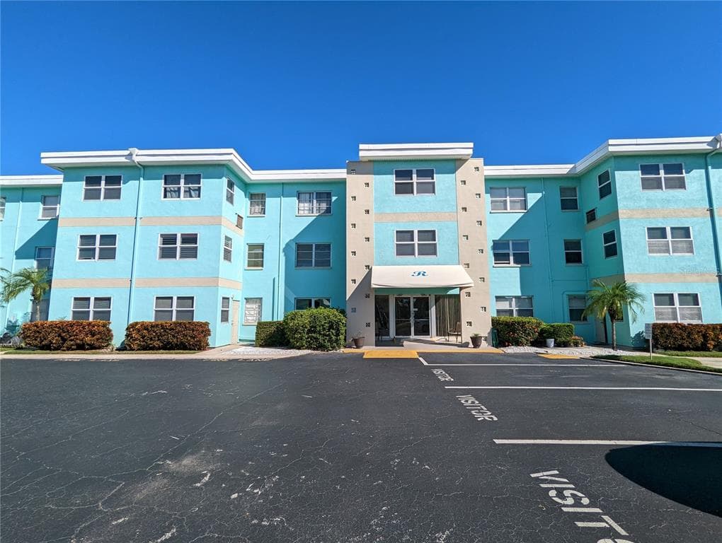 11447 PARK BOULEVARD UNIT 306 SEMINOLE, FL 33772