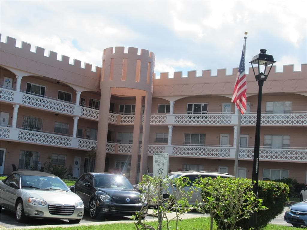 2457 ECUADORIAN WAY UNIT 19 CLEARWATER, FL 33763