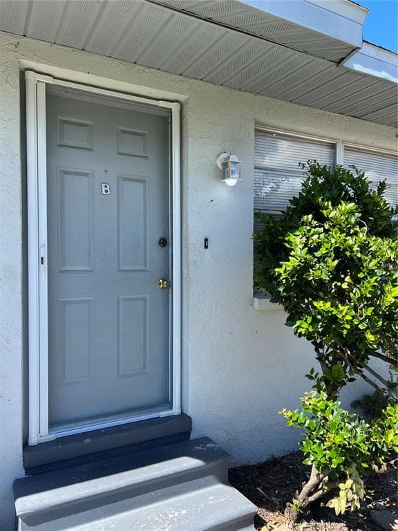 1041 APOLLO BEACH BOULEVARD UNIT B APOLLO BEACH, FL 33572
