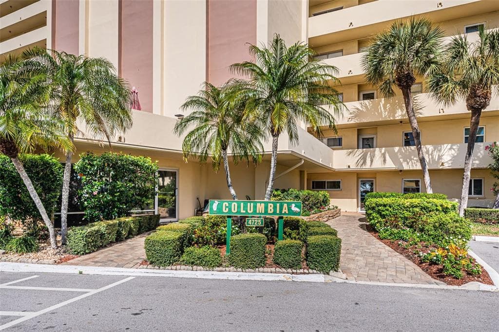 4725 COVE CIRCLE UNIT 107 ST PETERSBURG, FL 33708