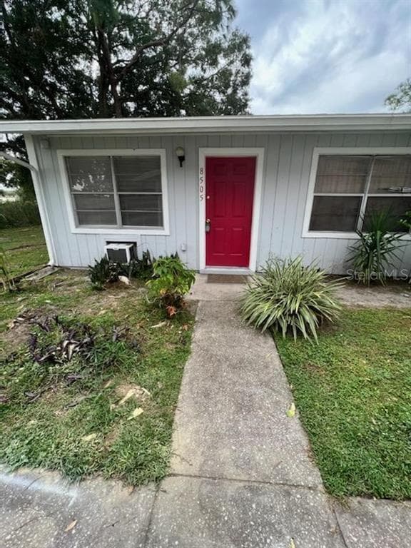 8505 CHANNELVIEW CIRCLE TAMPA, FL 33614