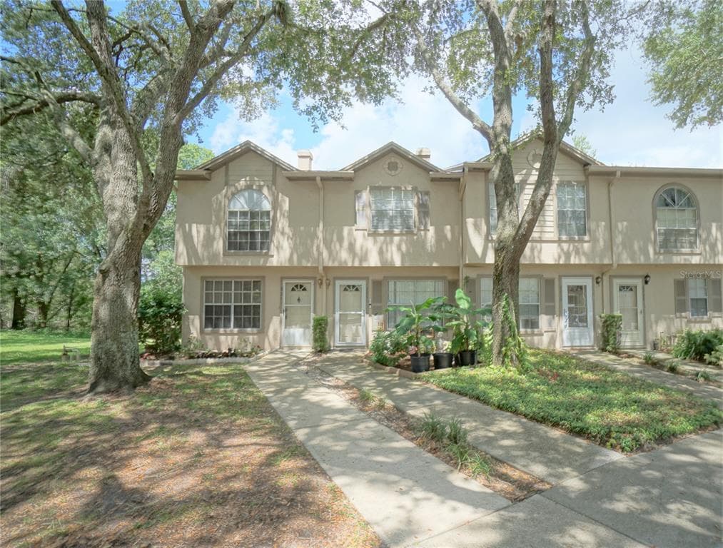 2263 FLETCHERS POINT CIRCLE TAMPA, FL 33613