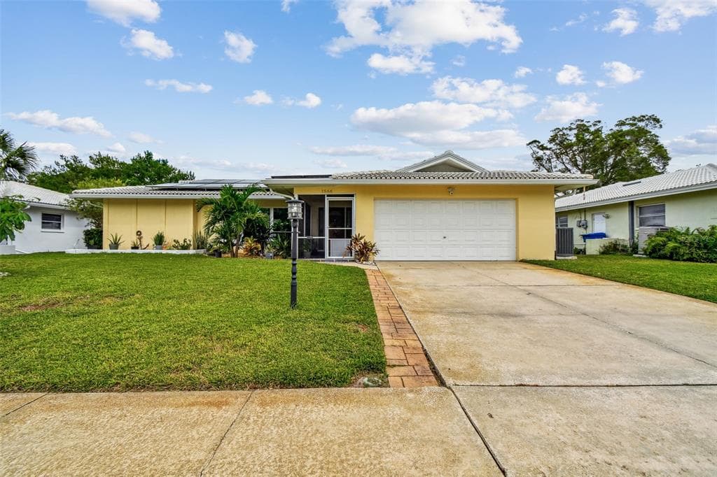 1566 PENNWOOD CIRCLE N CLEARWATER, FL 33756