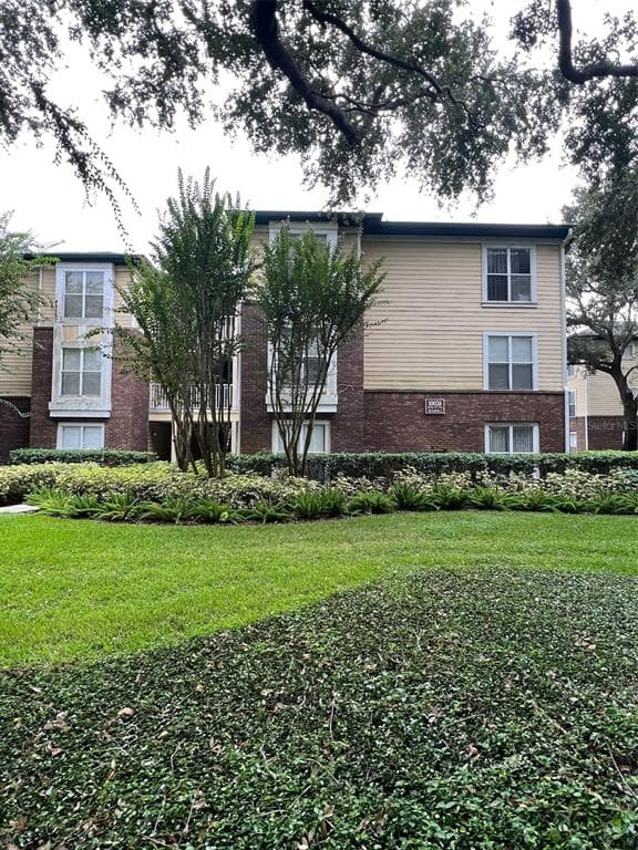 10024 STRAFFORD OAK COURT UNIT 815 TAMPA, FL 33624