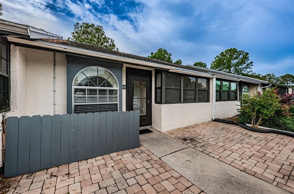 3742 EL CAMINO COURT LARGO, FL 33771
