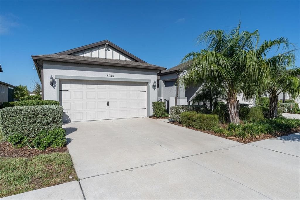 6240 MOORING LINE CIRCLE APOLLO BEACH, FL 33572