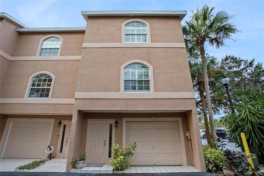 637 PINELLAS BAYWAY S UNIT 310 TIERRA VERDE, FL 33715