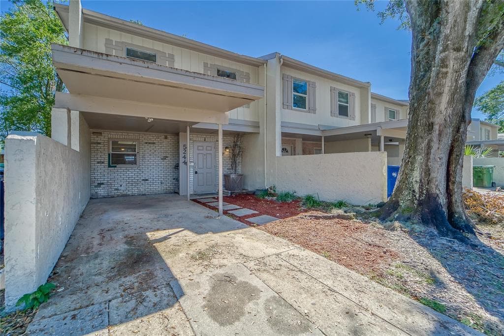 5244 TENNIS COURT CIRCLE TAMPA, FL 33617