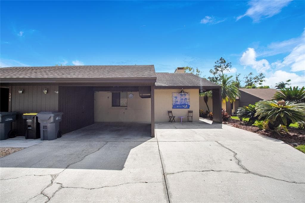 341 LAKE HARRIS DRIVE LAKELAND, FL 33813