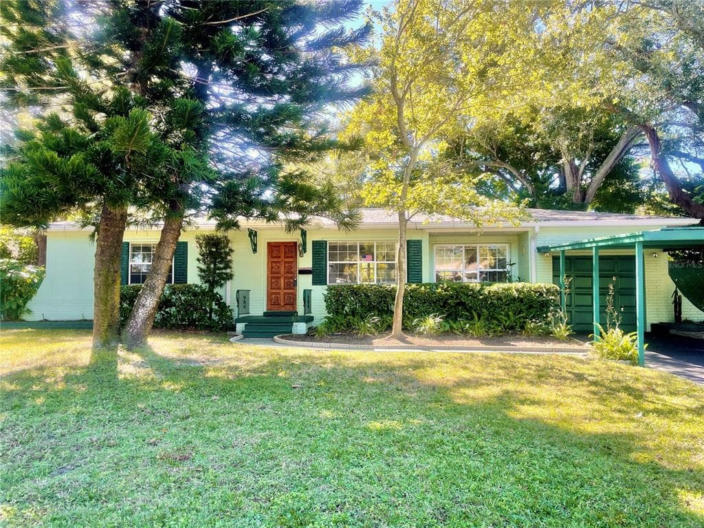 4526 YARDLEY AVENUE N ST PETERSBURG, FL 33713