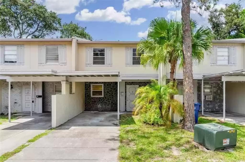 5106 TENNIS COURT CIRCLE UNIT 5106 TAMPA, FL 33617
