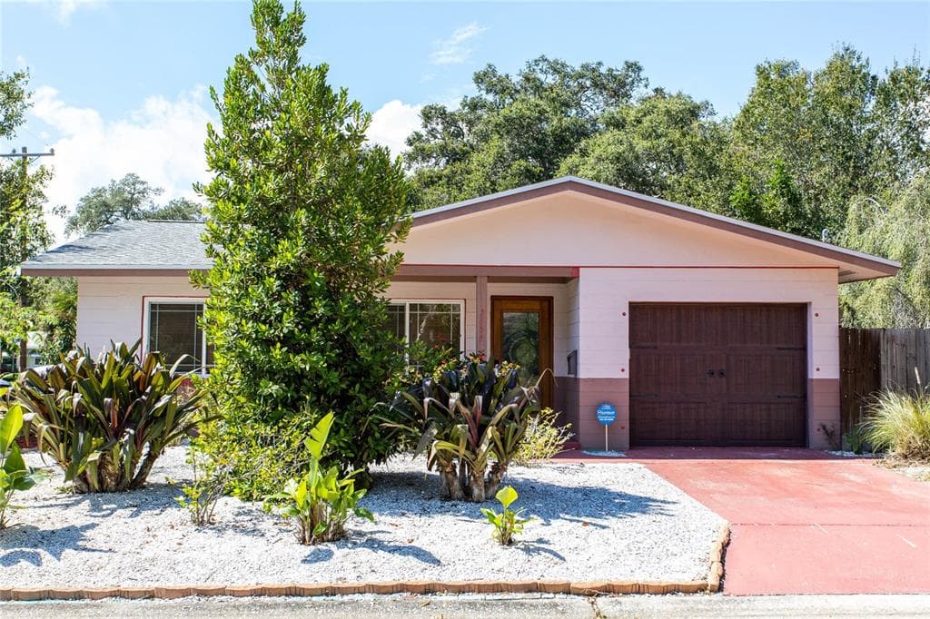 2555 46TH STREET S ST PETERSBURG, FL 33711