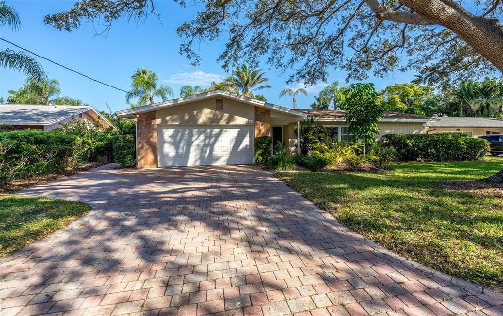 4471 CLEARWATER HARBOR DRIVE S LARGO, FL 33770