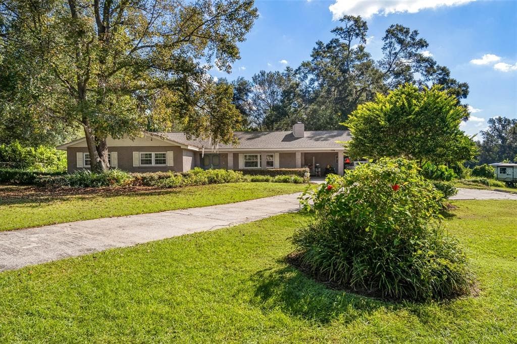 1102 S TAYLOR ROAD SEFFNER, FL 33584