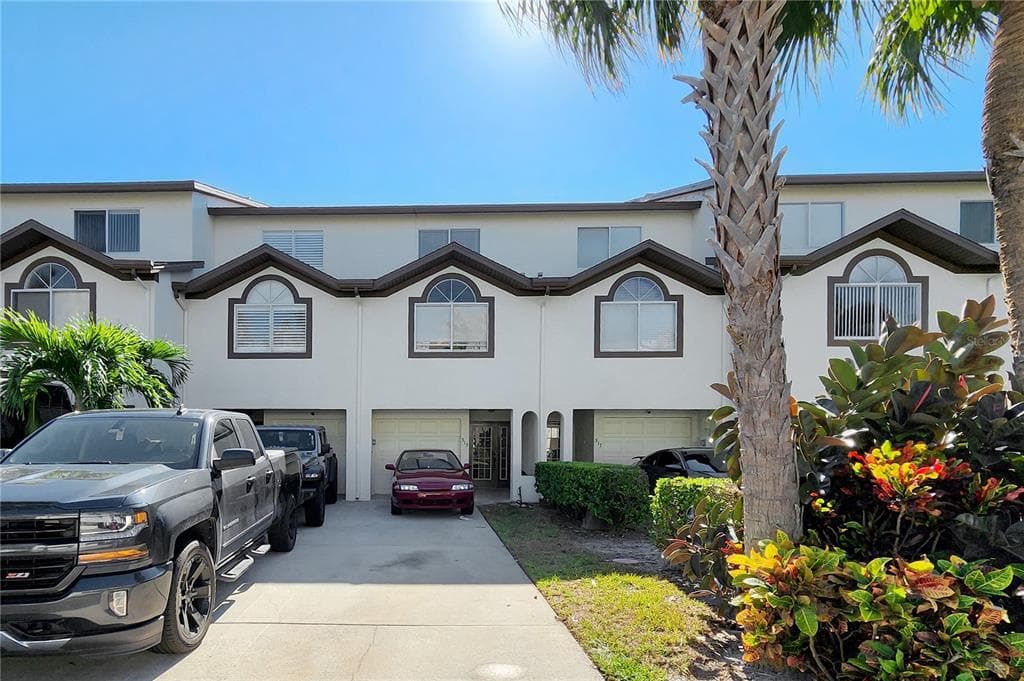 315 MADEIRA CIRCLE TIERRA VERDE, FL 33715