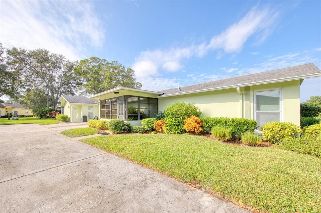 2828 SHERBROOKE LANE UNIT B PALM HARBOR, FL 34684