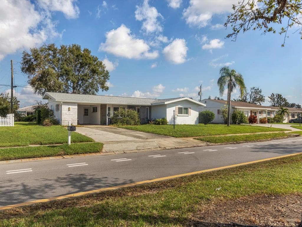 3111 GULF GATE DRIVE SARASOTA, FL 34231