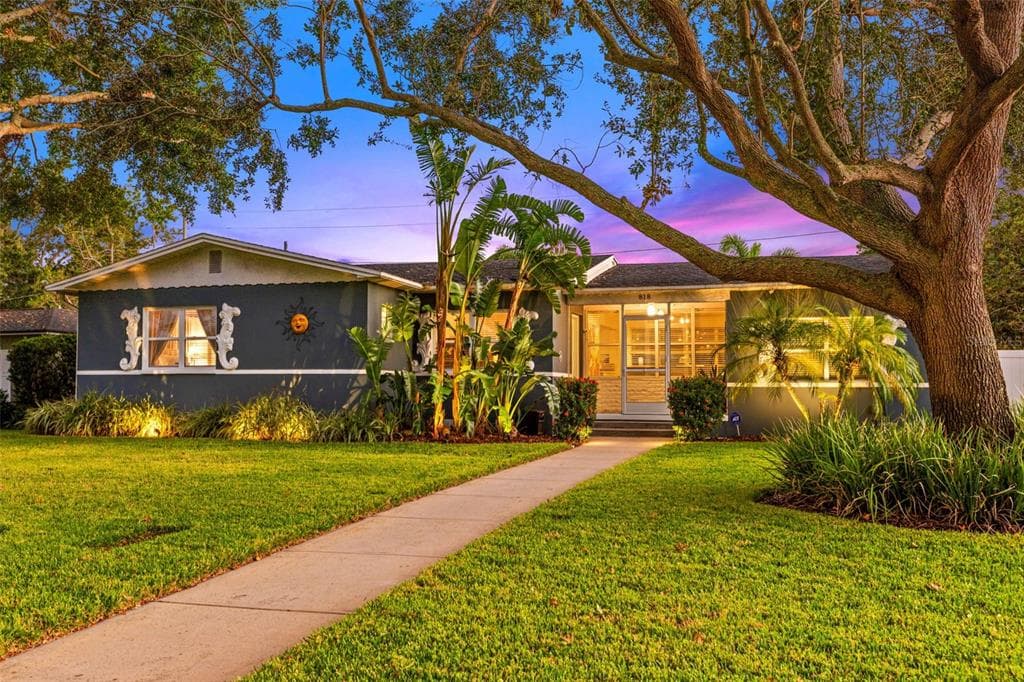 818 37TH AVENUE NE ST PETERSBURG, FL 33704