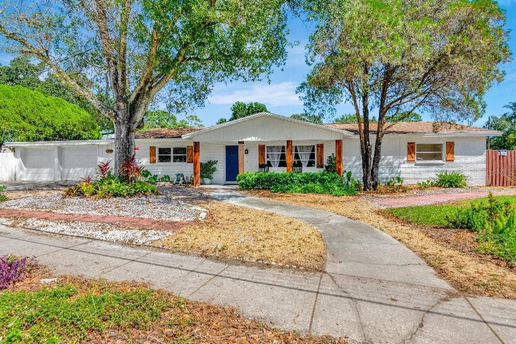 11009 FOREST HILLS DRIVE TAMPA, FL 33612