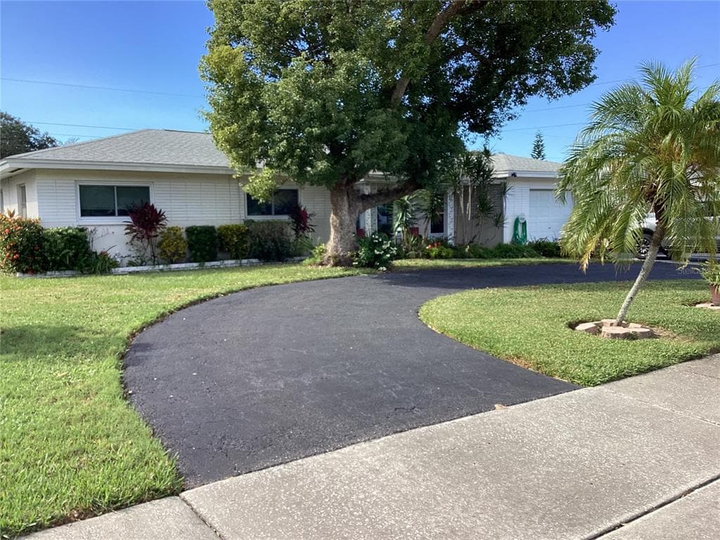 690 KEENE ROAD LARGO, FL 33771