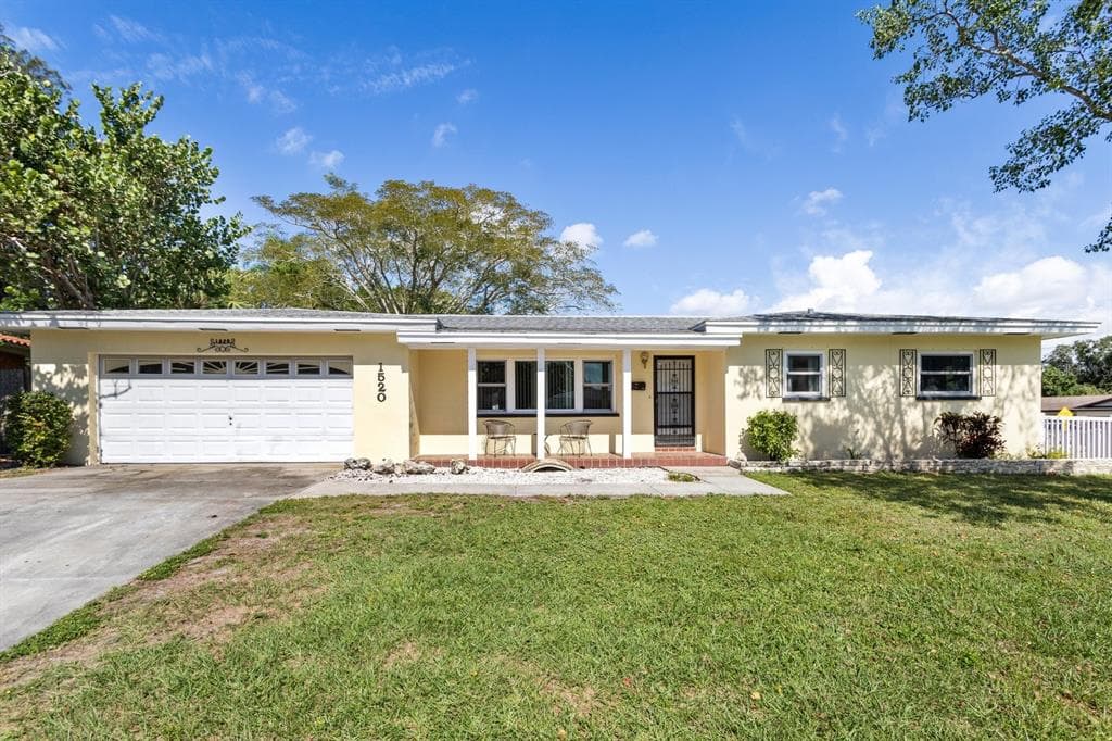1520 S BETTY LANE