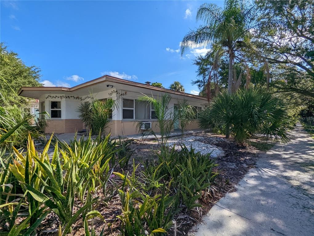 901 3RD STREET N UNIT 6 ST PETERSBURG, FL 33701