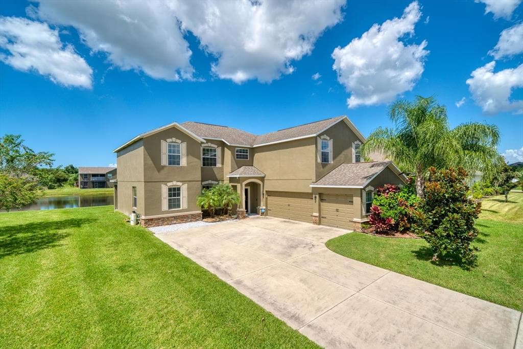 2405 CUMBERLAND CLIFF DRIVE RUSKIN, FL 33570