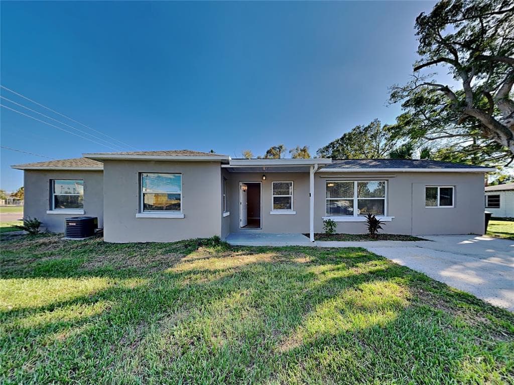 5802 9TH AVENUE S GULFPORT, FL 33707